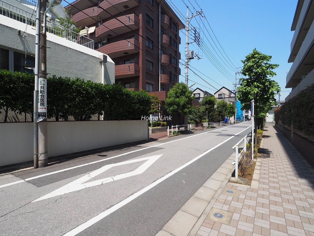 リビオ小豆沢公園アゼニス　前面道路